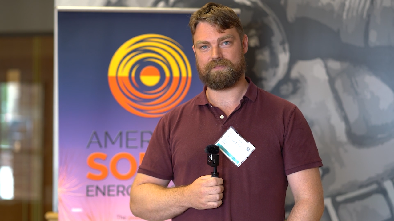 DUMP00_01_38_14Still003